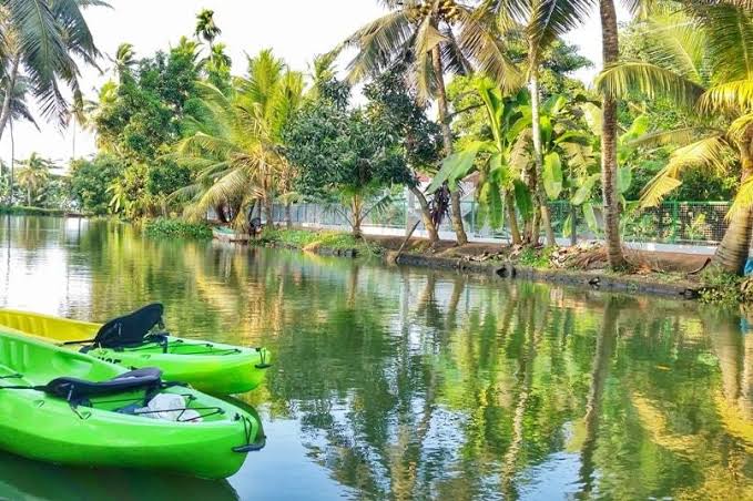 Kayaking in Alleppey
